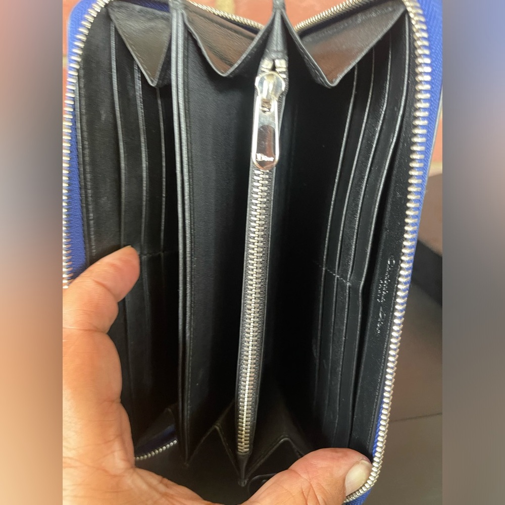 🔥Authentic🔥Christian Dior 🔥Blue 🔥leather🔥Zipper 🔥wallet 🔥 - Picture 9 of 9